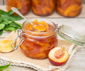 So köchelte Oma Pfirsichkompott: Das perfekte Rezept für Herbsttage!