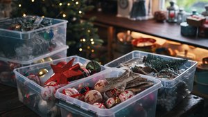 Dieser einfache Aufbewahrungs-Hack macht Schluss mit Weihnachtsdeko-Chaos