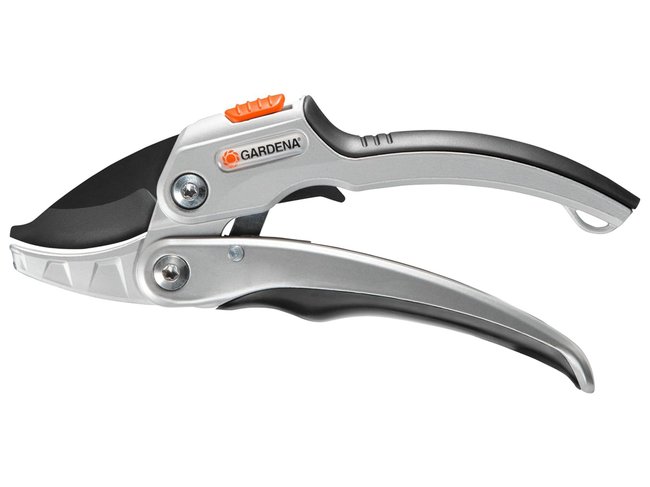 Gartenschere-Test – Gardena Comfort Smart Cut 8798 Gartenschere-Test – Gardena Comfort Smart Cut 8798