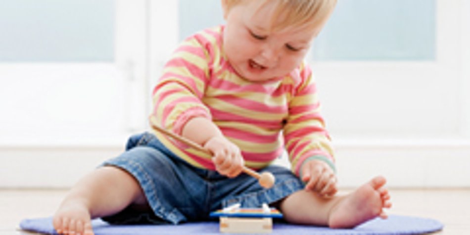 Nochmal, nochmal! Wie Babys durch Wiederholungen lernen Nochmal, nochmal! Wie Babys durch Wiederholungen lernen
