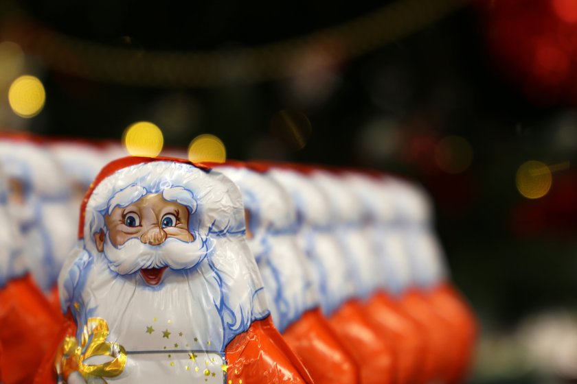 Kinderschokolade-Nikoläuse im Geschäft Kinderschokolade-Nikoläuse im Geschäft