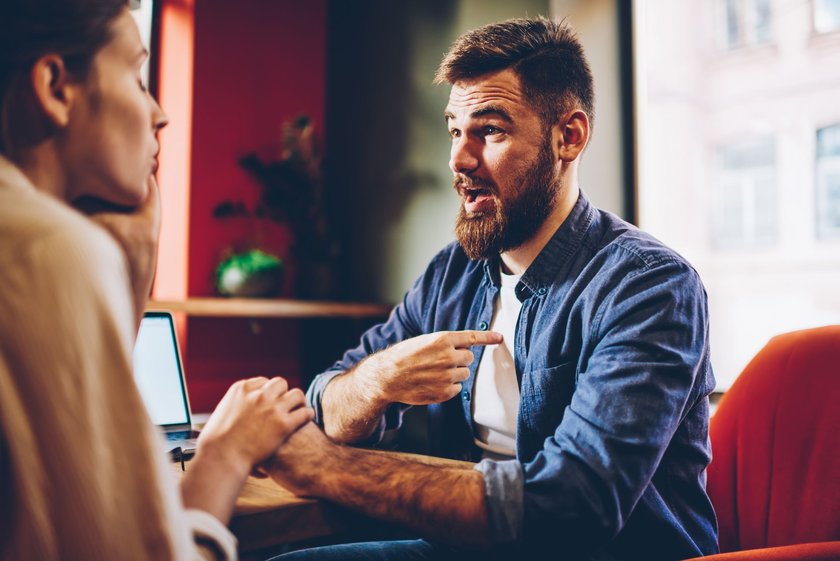 10 heimliche Angewohnheiten, mit denen du deine Liebsten vertreibst 10 heimliche Angewohnheiten, mit denen du deine Liebsten vertreibst