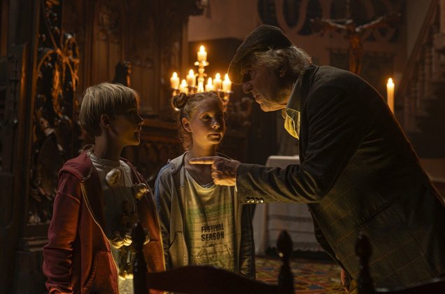 "Max und die wilde 7 - Die Geisteroma": Auf Max, Laura und Kilian wartet ein spannendes Spuk-Abenteuer. "Max und die wilde 7 - Die Geisteroma": Auf Max, Laura und Kilian wartet ein spannendes Spuk-Abenteuer.