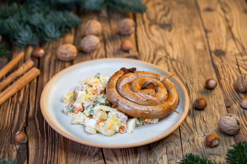 Weihnachtsessen der Boomer: Würstchen und Kartoffelsalat