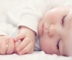 Weiße Namen, große Wirkung: Die schönsten 10 Vornamen für dein Baby