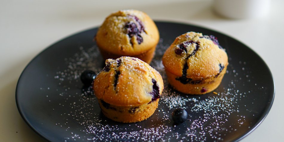 Von diesen saftigen Blaubeermuffins bekommen wir nicht genug! Von diesen saftigen Blaubeermuffins bekommen wir nicht genug!