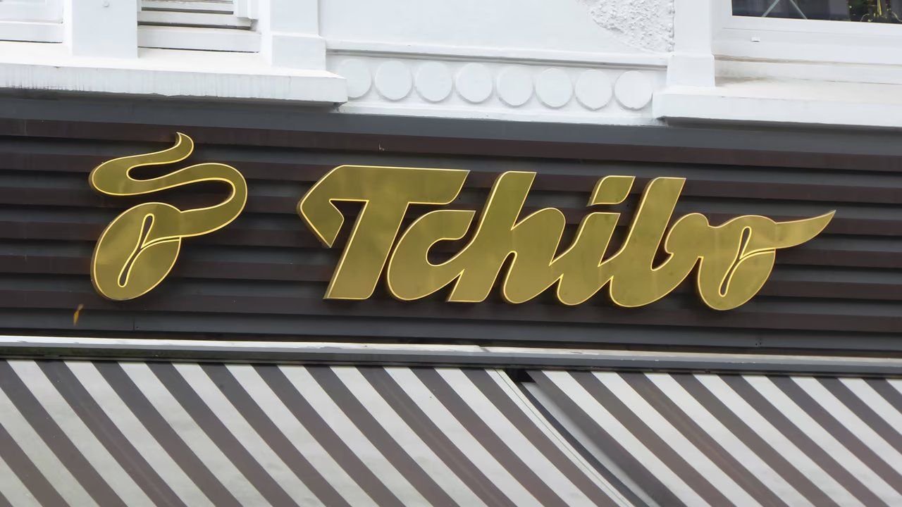 Verstauen leicht gemacht mit der Jumbo-Tasche von Tchibo. Verstauen leicht gemacht mit der Jumbo-Tasche von Tchibo.