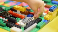 Mit diesem günstigen Ikea-Hack räumt sich LEGO fast wie von selbst auf