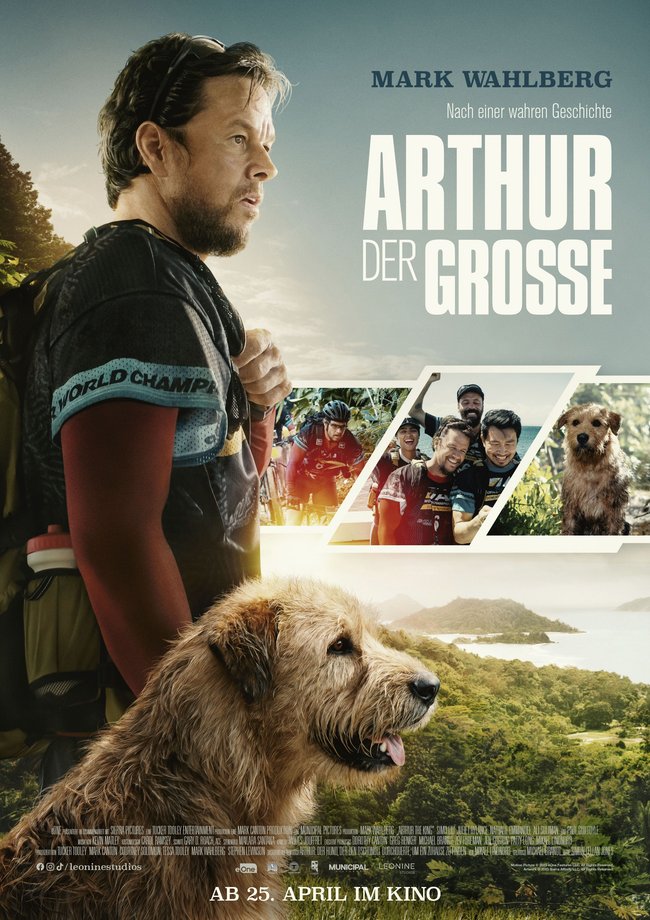 Film-Review von Arthur der Große: Hauptplakat mit Schauspieler Mark Wahlberg und Hund Arthur im Profil