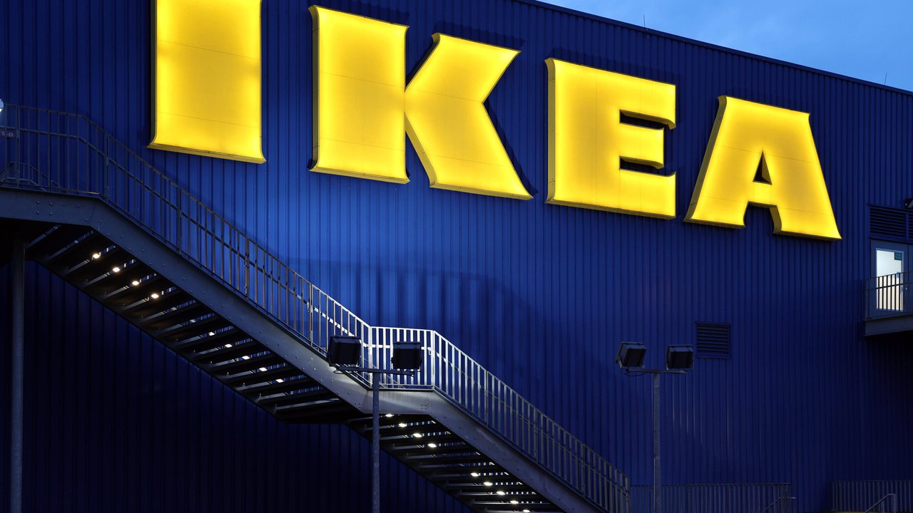 Mehr Selbstständigkeit für Kinder mit dem Tritthocker von IKEA. Mehr Selbstständigkeit für Kinder mit dem Tritthocker von IKEA.