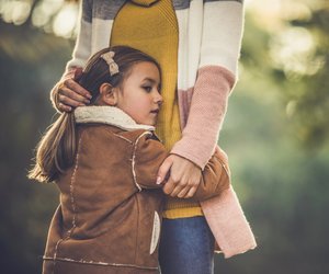 Von Panik zu Ruhe: 10 Sätze, die dein Kind aus jeder Angst-Spirale befreien