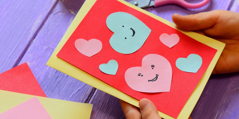 Valentinstag-Karte von Herzen selbst gebastelt Valentinstag-Karte von Herzen selbst gebastelt