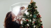 Weihnachts­baumschmuck selber machen: So gelingt es mit Kindern