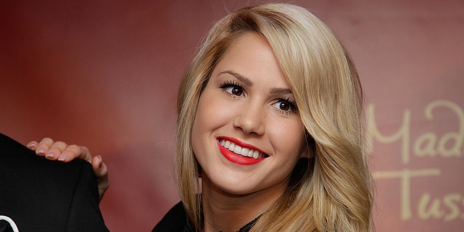 Zu flacher After-Baby-Bauch? Angelina Pannek reagiert mit Humor auf Fan-Kritik Zu flacher After-Baby-Bauch? Angelina Pannek reagiert mit Humor auf Fan-Kritik