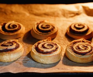 Backblech reinigen: Mit einfachen Haushaltsmitteln möglich