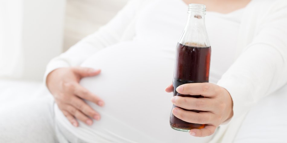 Cola in der Schwangerschaft: Wie viel davon ist eigentlich erlaubt? Cola in der Schwangerschaft: Wie viel davon ist eigentlich erlaubt?