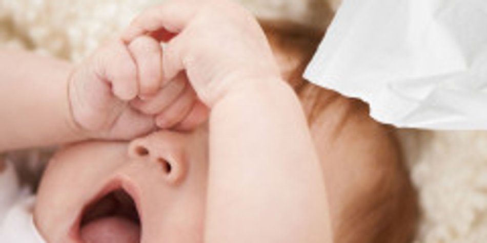 Der Trick mit dem Taschentuch: So schläft dein Baby ein Der Trick mit dem Taschentuch: So schläft dein Baby ein