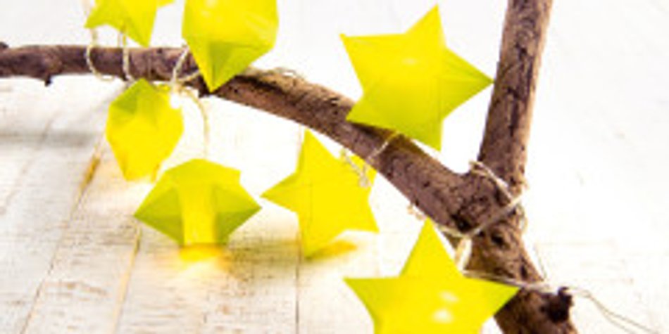 Sterne basteln für eine weihnachtliche Lichterkette Sterne basteln für eine weihnachtliche Lichterkette