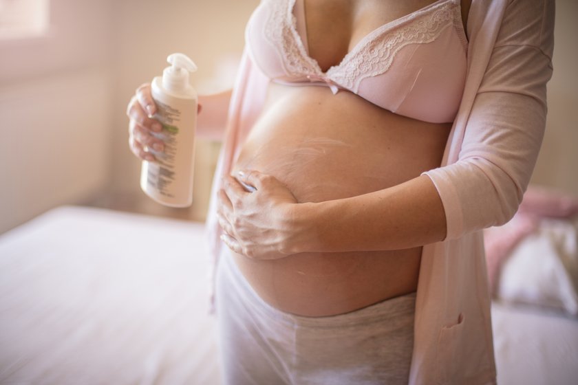 Richtig cremen gegen Schwangerschaftsstreifen