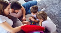 Gesellschaftsspiele für Kinder: Unsere 23 Favoriten, die in jeden Familienhaushalt gehören