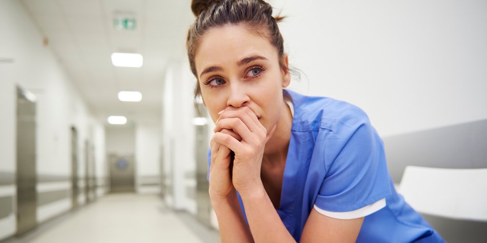Krankenschwester wütend: Spart euch das Klatschen! Krankenschwester wütend: Spart euch das Klatschen!