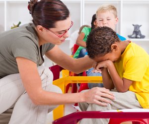 Streit zwischen Boomern und Gen Y/Z wegen dieser neue Kita-Regel