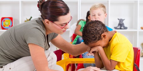 Streit zwischen Boomern und Gen Y/Z wegen dieser neue Kita-Regel