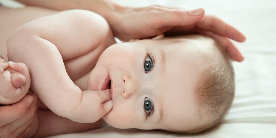 Massagen machen Babys glücklich Massagen machen Babys glücklich