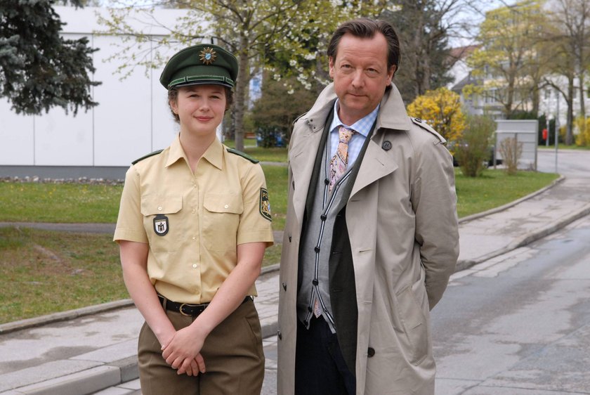 Bildnummer: 53976242  Datum: 26.04.2010  Copyright: imago/APress
Anna Maria Sturm und Matthias Brandt haben die Ermittlungen in München aufgenommen. Die beiden bilden in ihren Rollen als Kommissar Hans von Meuffels und Anna Burnhauser das neue Polizeiruf 110 Duo in der bayerischen Hauptstadt. Die Dreharbeiten zu ihrem ersten Fall Cassandras Warnung dauern bis Ende Mai, ein Sendetermin steht noch nicht fest. Polizeiruf 110 , ARD, 2010 PUBLICATIONxINxGERxSUIxAUTxONLY Kultur Entertainment People Film TV Shooting Pressetermin München kbdig xng 2010 quer premiumd

Bildnummer 53976242 Date 26 04 2010 Copyright Imago apress Anna Mary Storm and Matthias Brandt have the Investigations in Munich Date the both form in theirs Roles as Commissioner Hans from Meuffels and Anna Burnhauser the New Polizeiruf 110 Duo in the Bavarian Capital the Shooting to her first Case Cassandra\u0026#39;s Warning  until End May a Broadcast is yet not close Polizeiruf 110 ARD 2010 PUBLICATIONxINxGERxSUIxAUTxONLY Culture Entertainment Celebrities Film TV Shooting Press call Munich Kbdig xng 2010 horizontal premiumd 