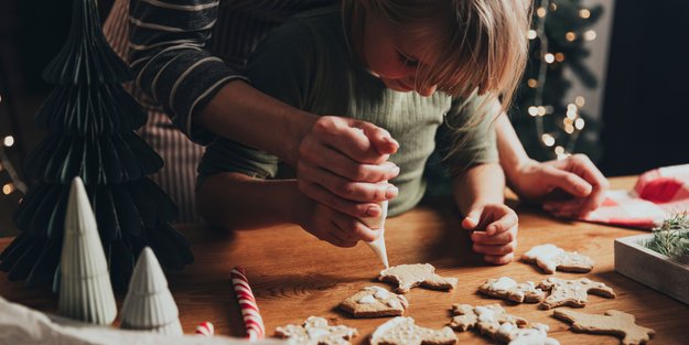 Leckere Lernkurve: 17 Gründe, warum Plätzchen backen unsere Kinder schlau macht