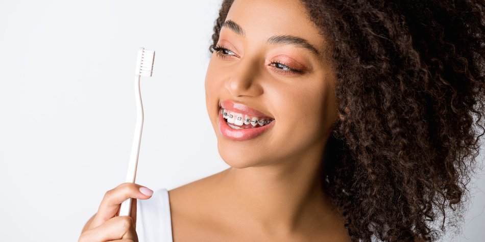 Zahnspange reinigen: So wird alles richtig sauber