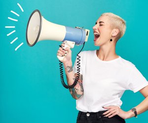 Psychologie: Was lautes Reden über deine Persönlichkeit & dein Selbstbewusstsein sagt