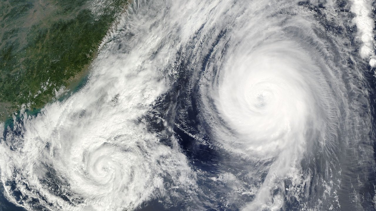 Ein Taifun ist beeindruckendes und extrem gefährliches Wetterphänomen.