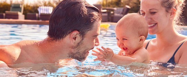 Urlaub mit Baby: 15 Tipps für eine entspannte Reise