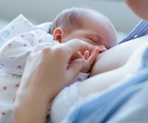 Kolostrum: Was die Vormilch für Babys alles kann