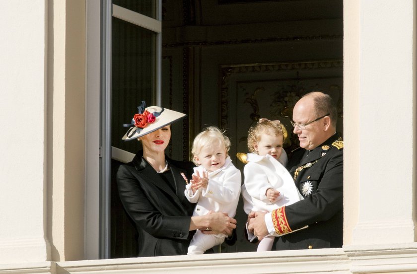 Fürst Albert und Fürstin Charlene mit ihren Zwillingen