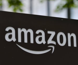 Dieses handliche Amazon-Gadget sorgt im Sommerurlaub für knitterfreie Kleidung