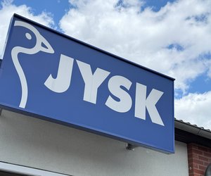 70 cm pure Eleganz: Diese XXL-Laterne von JYSK ist der Outdoor-Hit 2025