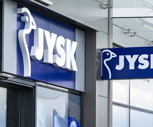 Nur 10 €: Diese helle Bettwäsche von Jysk passt auf jedes Bett