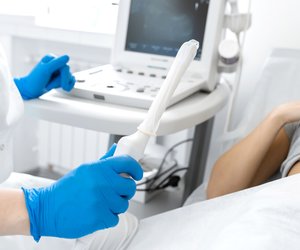 Vaginaler Ultraschall: So funktioniert die Sonografie über die Scheide
