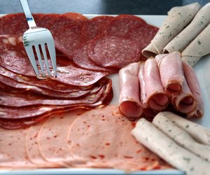 Schinkenwurst in der Schwangerschaft: Erlaubt oder Tabu?