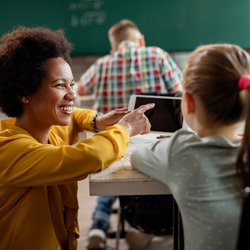 Mit diesen 4 Dingen können wir Eltern die Lehrer unserer Kinder unterstützen