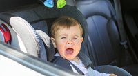 Kind ins Auto setzen: So viele Tage 'verschwenden' Eltern jährlich!