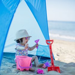 Strandmuscheln für Babys: Mit diesen 5 praktischen Modellen könnt ihr den Sommer genießen