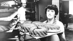 Omas Backschätze: 5 unschlagbare DDR-Blechkuchen, die jeden Sonntagskaffee perfekt machen