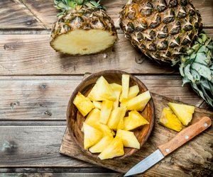Ananas schneiden: So geht's ganz einfach 