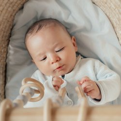 Diese 7 Montessori-Spielzeuge sind perfekte Geschenke für euer Baby