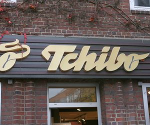 Zeitlos schön: Entdecke den Tchibo-Schreibtisch mit niederländischem Flair