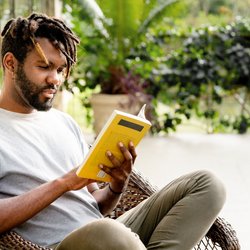 Die Spiegel-Bestseller Sachbuchcharts der Woche: Vanessa Göckings neues Kraft-Buch auf der 1