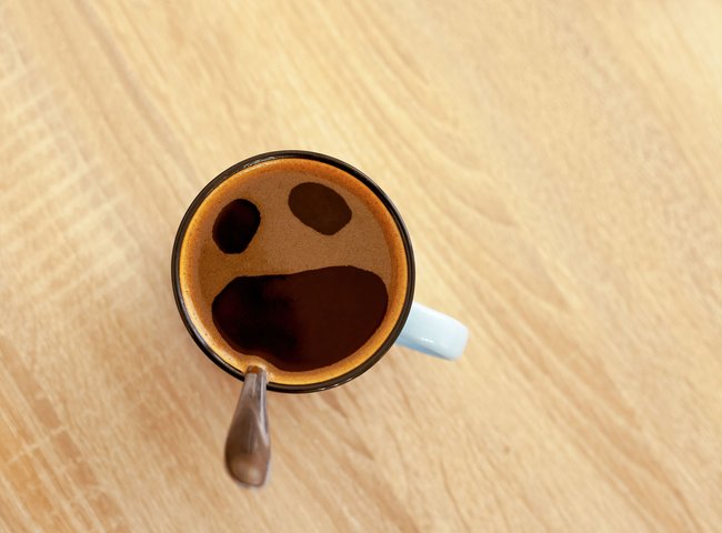 Pareidolie Gesicht im Kaffee
